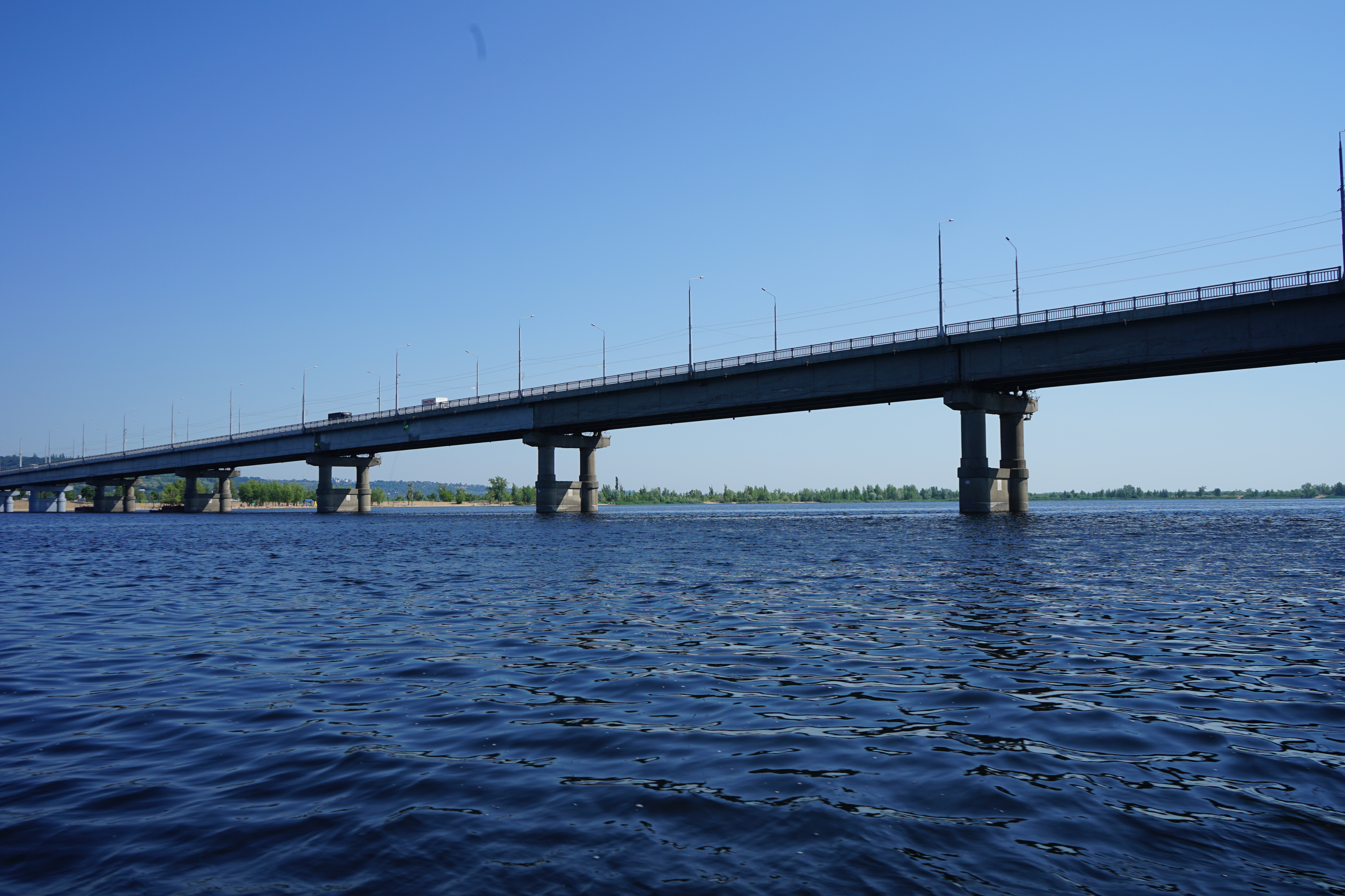 Какой длины мост через волгу. Саратовский мост через Волгу. Новочебоксарск мост через Волгу. Углич мост через Волгу.